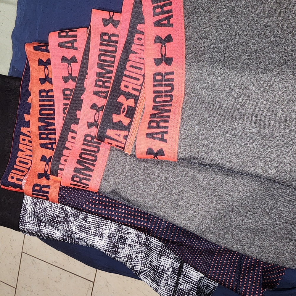 Under Armour Gray and Black Leggings Set
